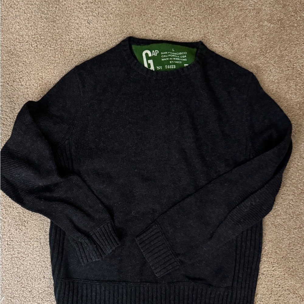 GAP Black Crewneck Sweater